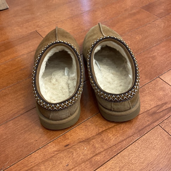 Ugg Tasman in Chestnut - Picture 3 of 5